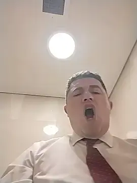 Stripchat Live Sex Cam of BigCristh79
