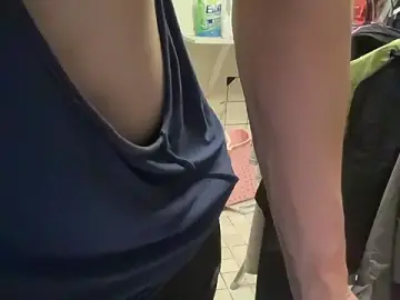 Stripchat Live Sex Cam of athletenine
