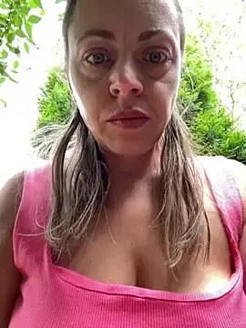 Stripchat Watch Live Sex Cams of ladywithbigass