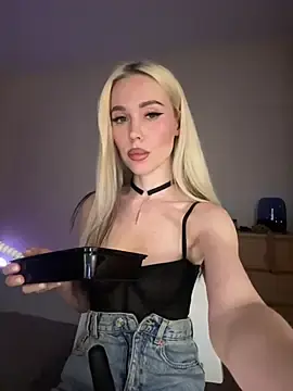Stripchat Free Live Porn of xDinnax