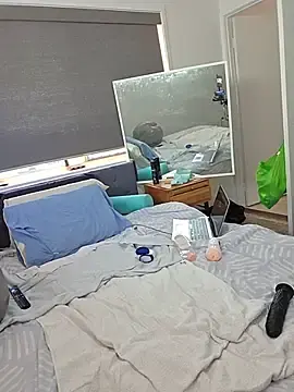 Stripchat Free Porn Cam of Handsolo_porn