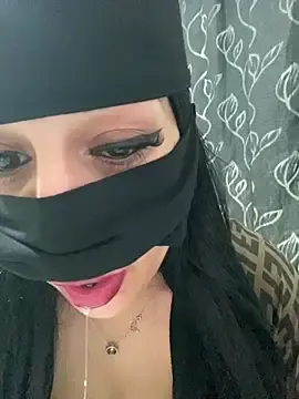 Stripchat Free Porn Cam of mari_layali