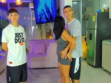 Stripchat Free Porn Cam of stangirls_
