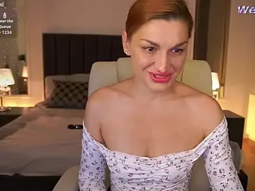Stripchat Live Sex Cam of EllaGoldenn