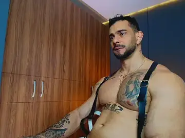 Stripchat Free Porn Cam of massimo_visconti