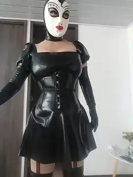 Stripchat Live Sex Cam of LatexDevil_Blondie