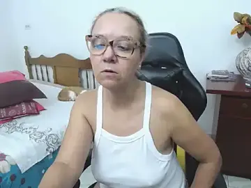 Stripchat Best Webcam of yeslluisa
