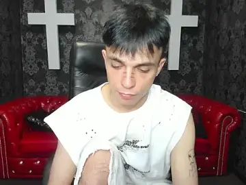 Stripchat Live Sex Cam of ClarkBev
