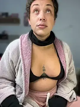 Stripchat Sex Cam of alicetgirlbr