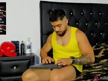 Stripchat Best live sex cam show of mikeblaree