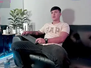 Stripchat Live Porn of Cristopher_strong