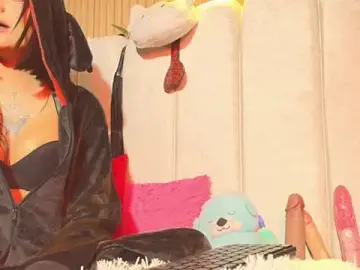 Stripchat Watch Live Sex Cams of Milu_carbajal_x