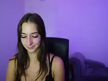 Stripchat Live Sex Cam of Crystalbrunette18