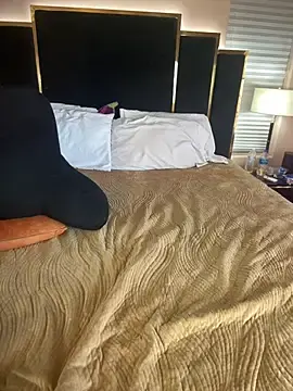 Stripchat Live Sex Cam of KarissaChantelle