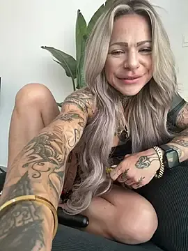 Stripchat Live Sex of RAWXII
