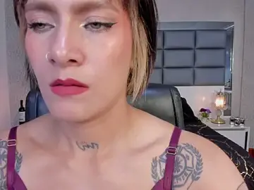 Stripchat Watch Live Sex Cams of Mrs_Regina_clk
