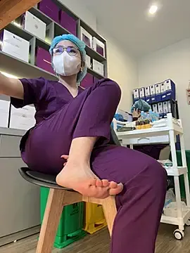 Stripchat Free Porn Cam of secretly_masturbating