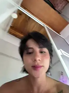 Stripchat Live Sex Cam of Ale_Lewis