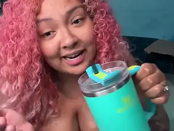Stripchat Sex Cam of chilepinaaa