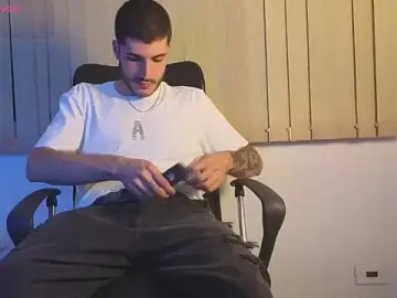 Stripchat Sex Cam of Rafael_Mendezz