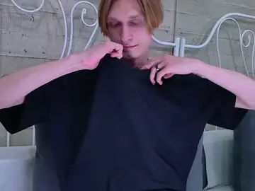 Stripchat Sex Cam of Fred_benson