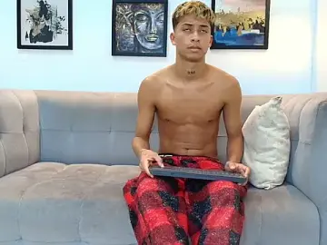 Stripchat Live Sex of GOLD_BOYS