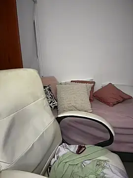 Stripchat Free Live Porn of horny_roomiess