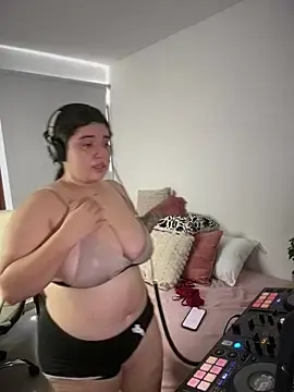 Stripchat Free Live Porn of horny_roomiess
