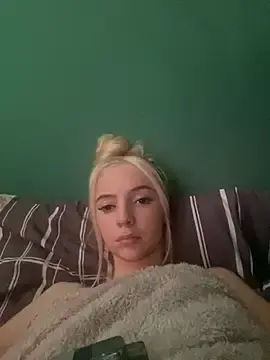 Stripchat Free Live Porn of Glowing_Manny_Riah