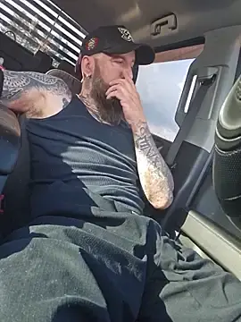 Stripchat Free Live Porn of Beardedtattood
