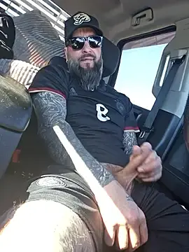 Stripchat Adult Webcam of Beardedtattood