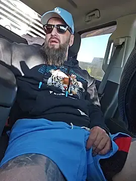 Stripchat Free Porn Cam of Beardedtattood