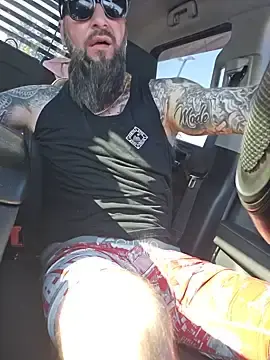 Stripchat Free Porn Cam of Beardedtattood