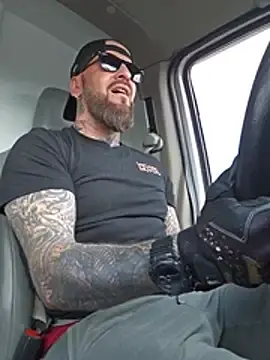 Stripchat Adult Webcam of Beardedtattood