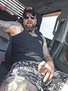 Stripchat Sex Cam of Beardedtattood