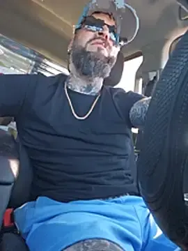 Stripchat Nude Webcam of Beardedtattood