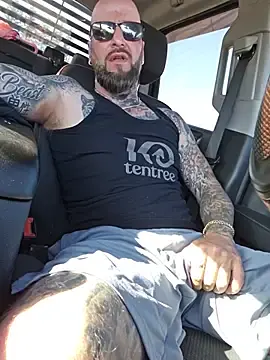 Stripchat Live Sex of Beardedtattood