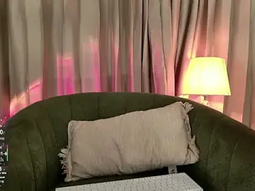 Stripchat Free Porn Cam of miaa_lux