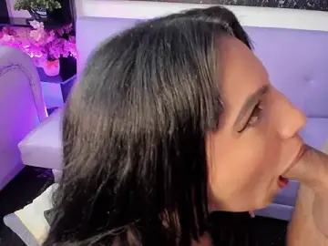 Stripchat Sex Cam of brianna_sexy00