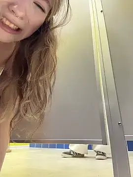 Stripchat Sex Cam of mini_moona