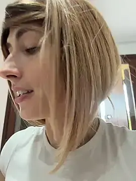 Stripchat Sex Cam of SugarLily24