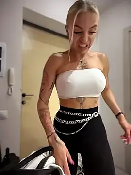 Stripchat Live Sex Cam of pinkstar_
