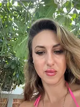 Stripchat Free Porn Cam of Bella-Grace