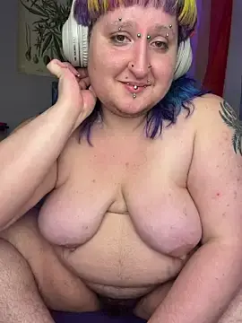 Stripchat Watch Live Sex Cams of ivosforest