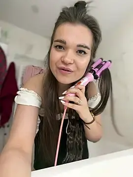 Stripchat Live Sex Cam of BabyShy-