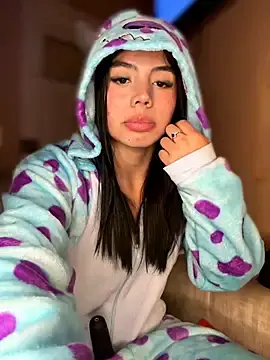 Stripchat Adult Webcams of Laura-Khalifa