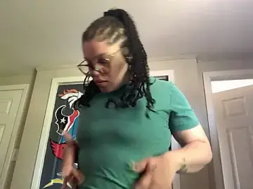 Stripchat Watch Live Sex Cams of QueenNuttCollector