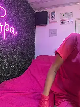 Stripchat Live Sex Cam of Sara_fun