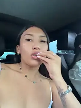 Stripchat Live Sex Cam of Sara_fun