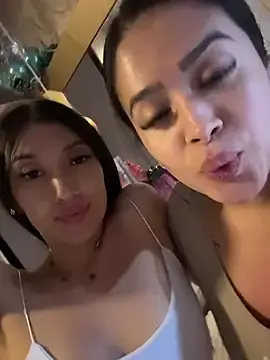 Stripchat Free Porn Cam of Sara_fun